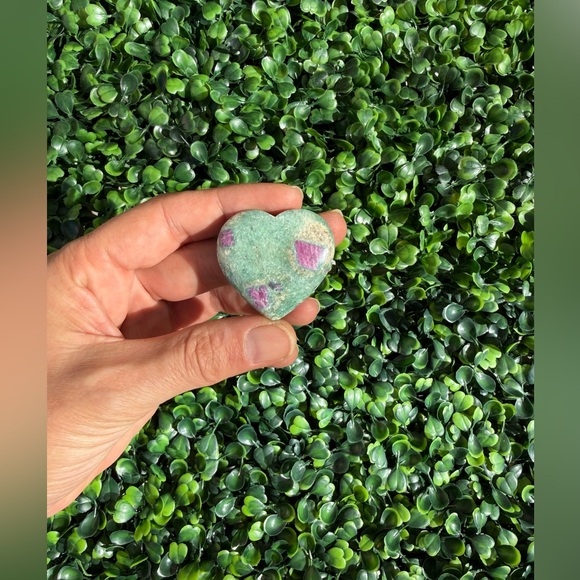 Ruby in Fuchsite - Picture 2 of 5